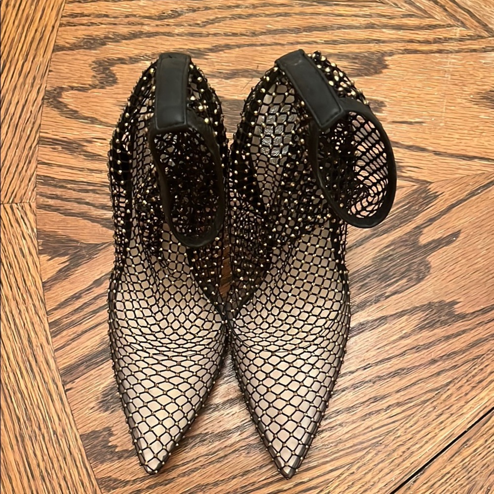 Vince Camuto- BRAND NEW-never worn  Black Mesh Women's Heels